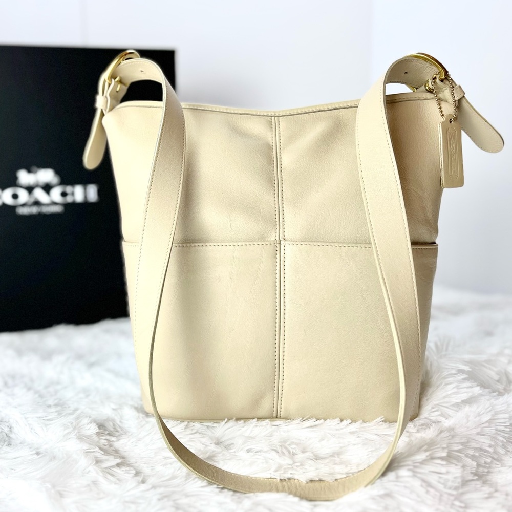 VINTAGE COACH RIVINGTON BAG, BONE No. 4141